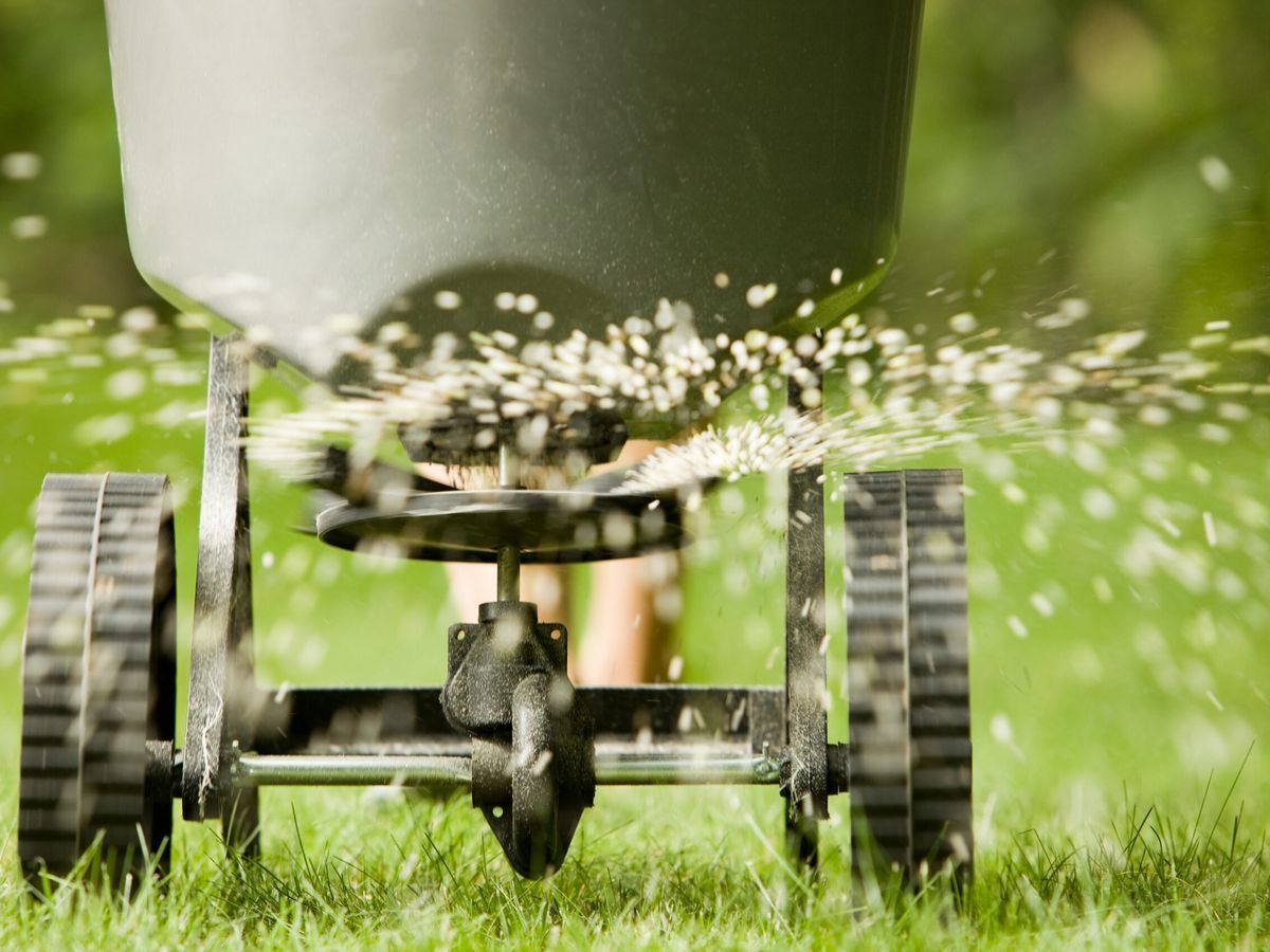 Fertilizer_iStock_184300332