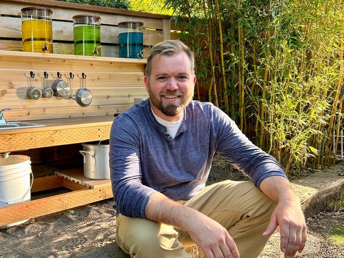 S22 E14: Nathan Gilbert builds a kids' mud kitchen